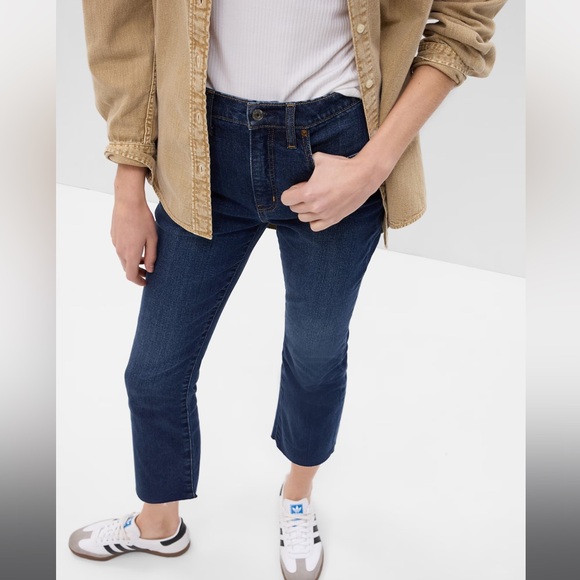 GAP NWT women’s High Rise Kick Fit Jeans - Picture 3 of 11